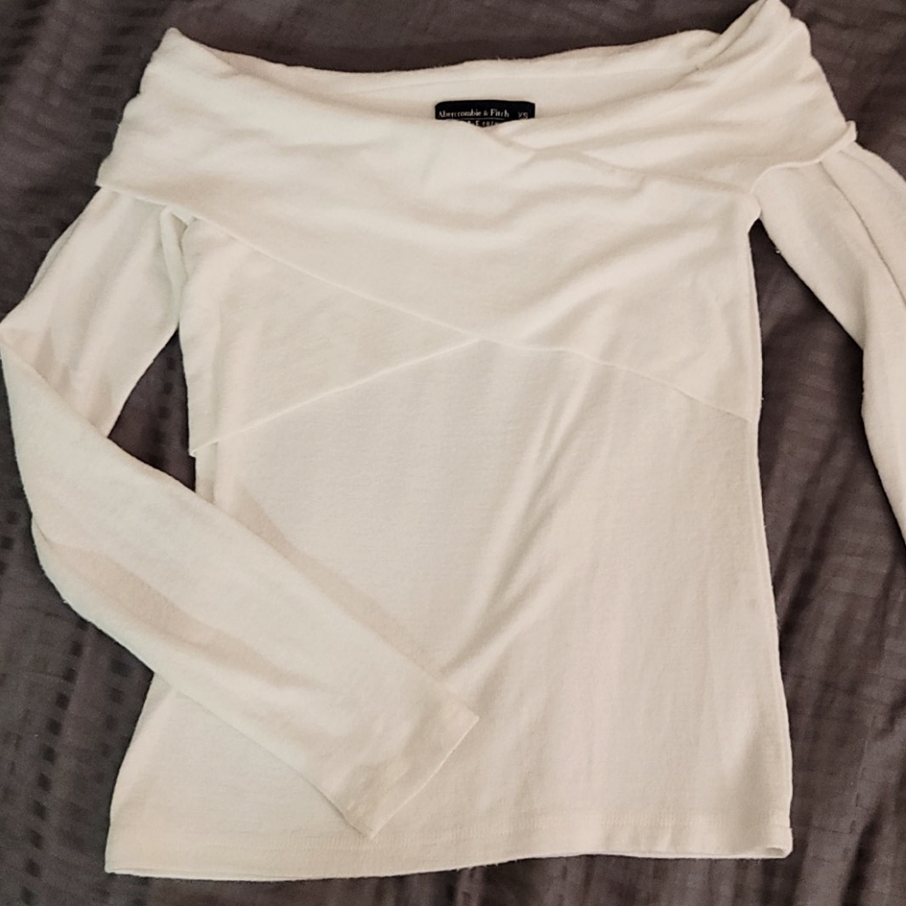 Open-shoulder Sweater